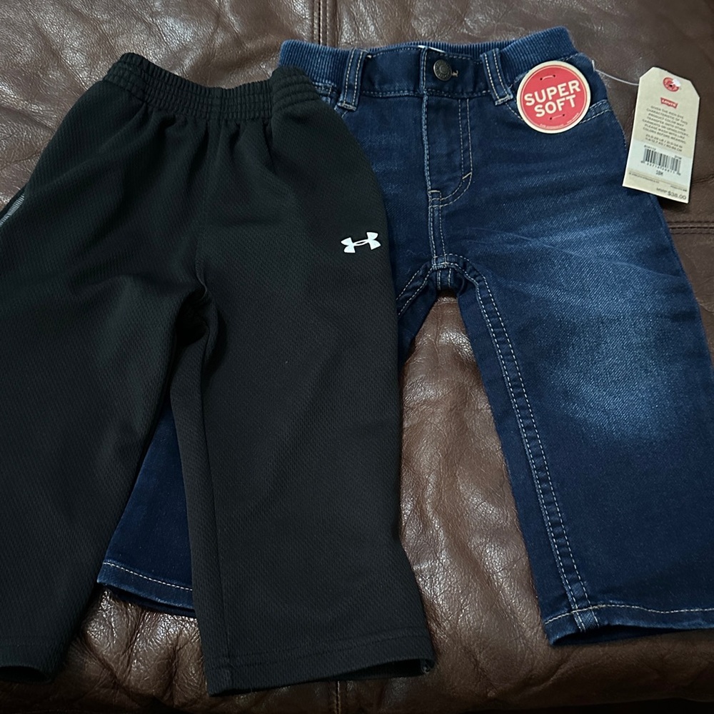 Under Armour Black sport pants and Blue Levi’s Jeans Set